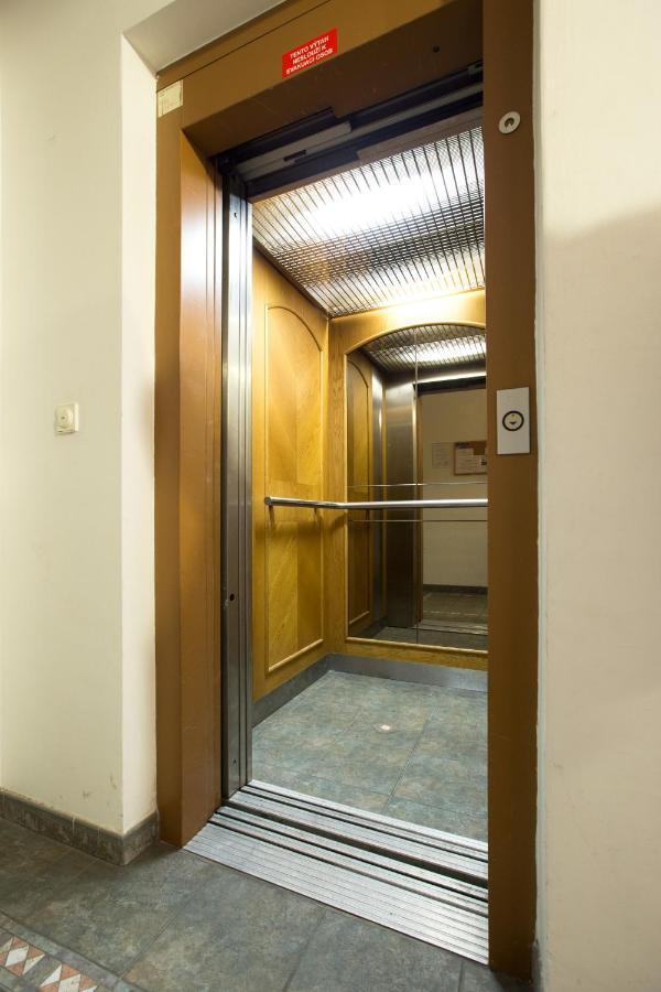 Elegant Apartment With Free Garage In The Center Of Prague * Prag